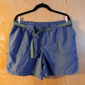 Columbia Women’s Sandy River XL Navy Shorts with Olive Green Belt